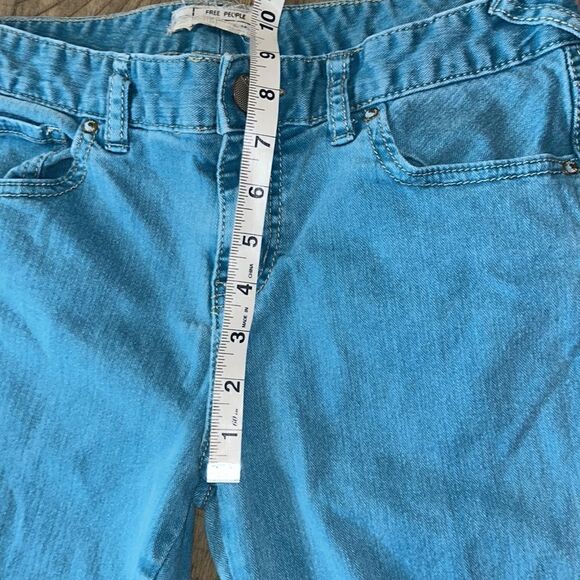 🌞 Free 🇺🇸 People Lagoon Blue Cropped 5 Pocket Denim Jeans 👖 Pull Up Straps! - Picture 15 of 17